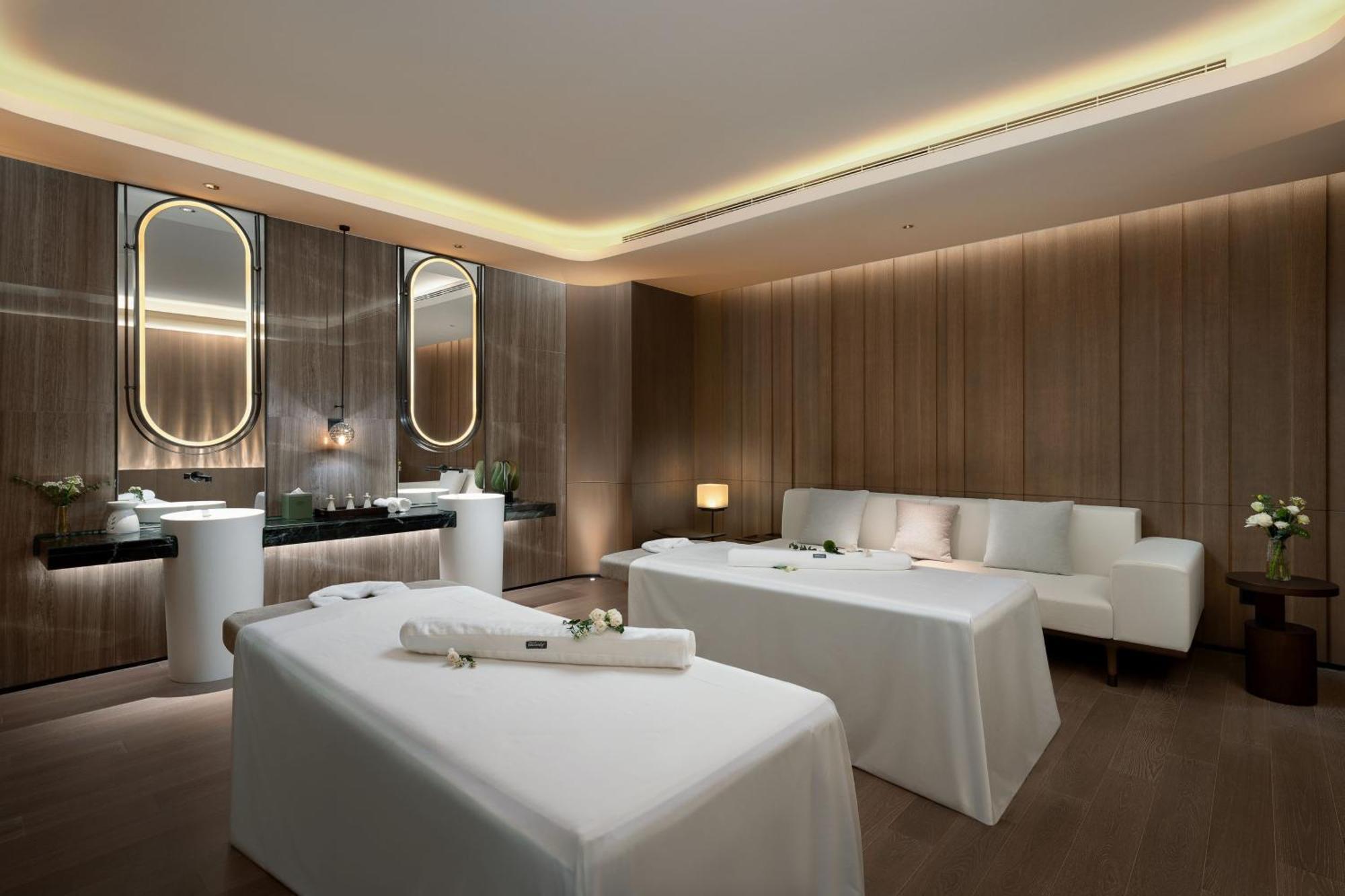 The Westin Yantai Hotel Екстериор снимка