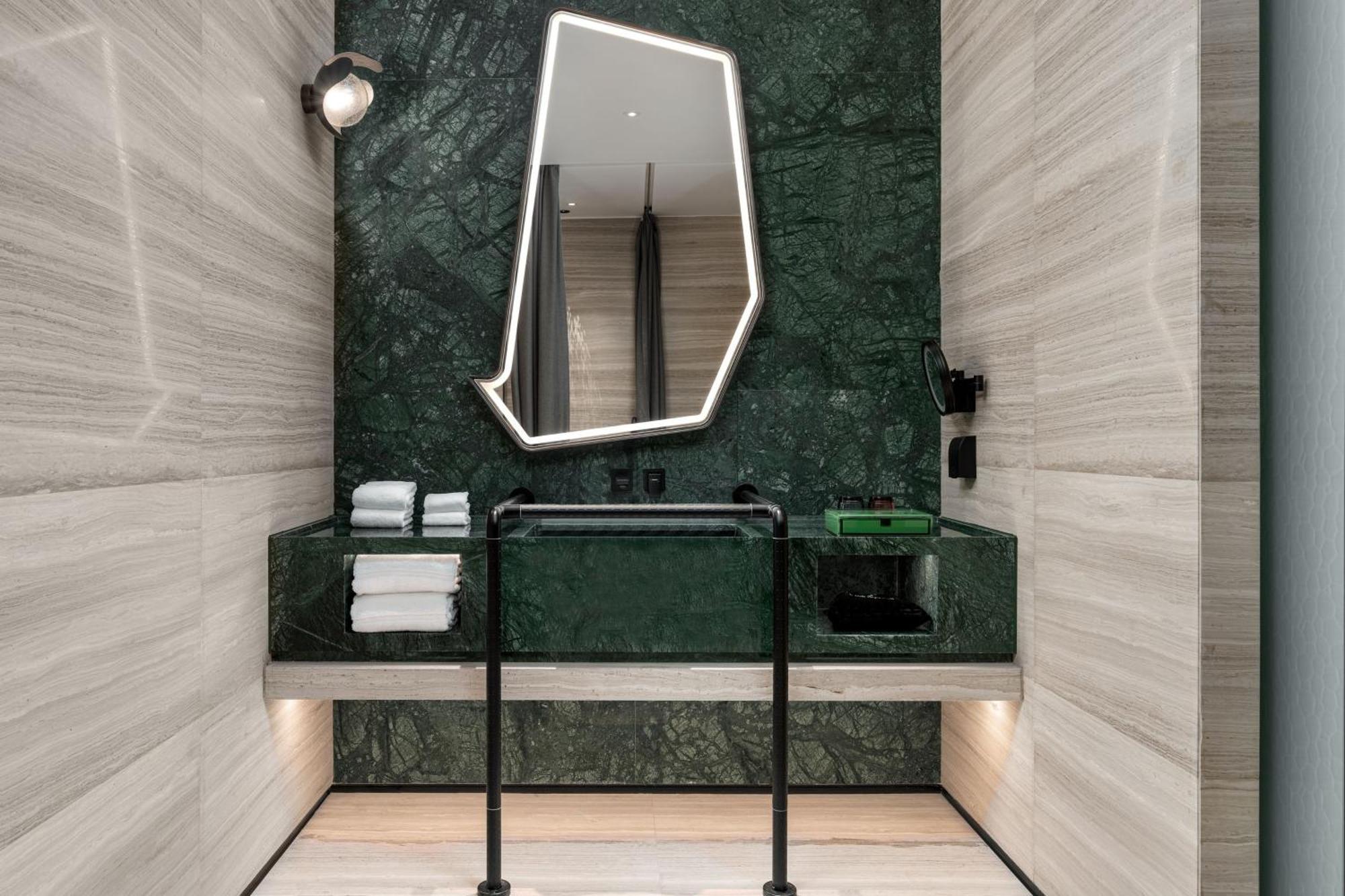 The Westin Yantai Hotel Екстериор снимка